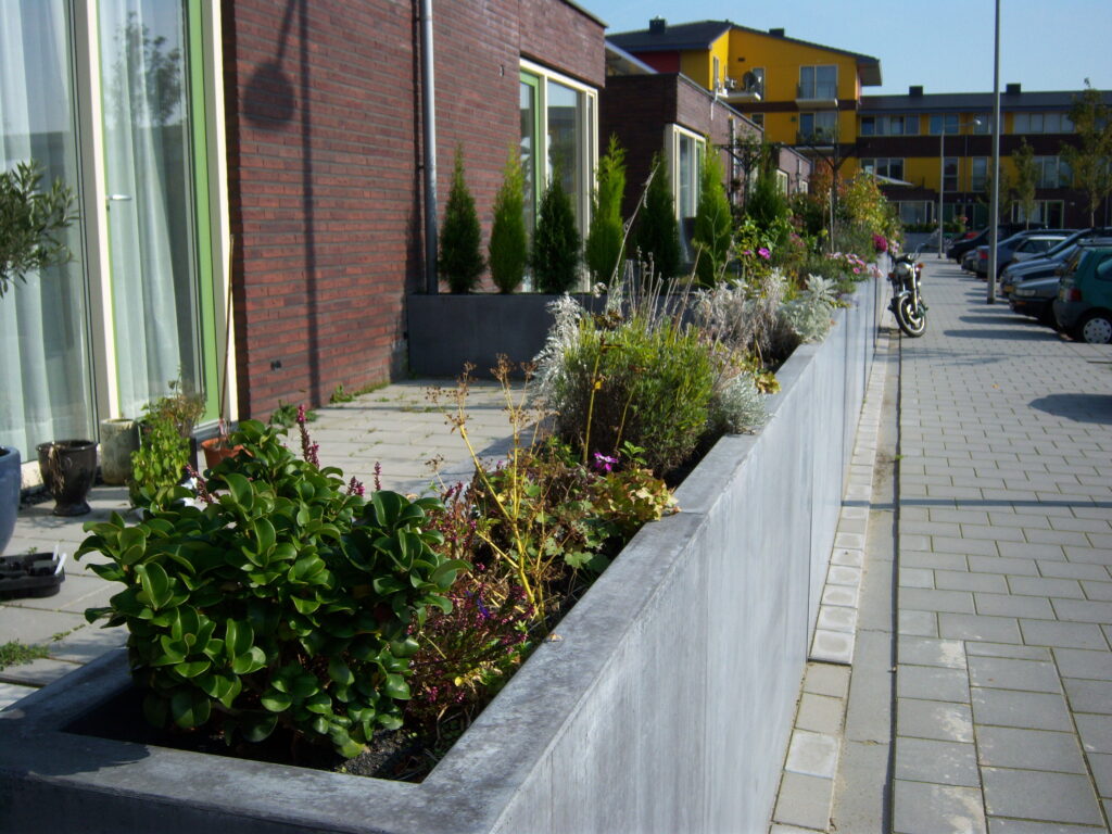 Bloembak, bloembakken, plantenbak, plantenbakken, plantenbak openbare ruimte, bloembak openbare ruimte