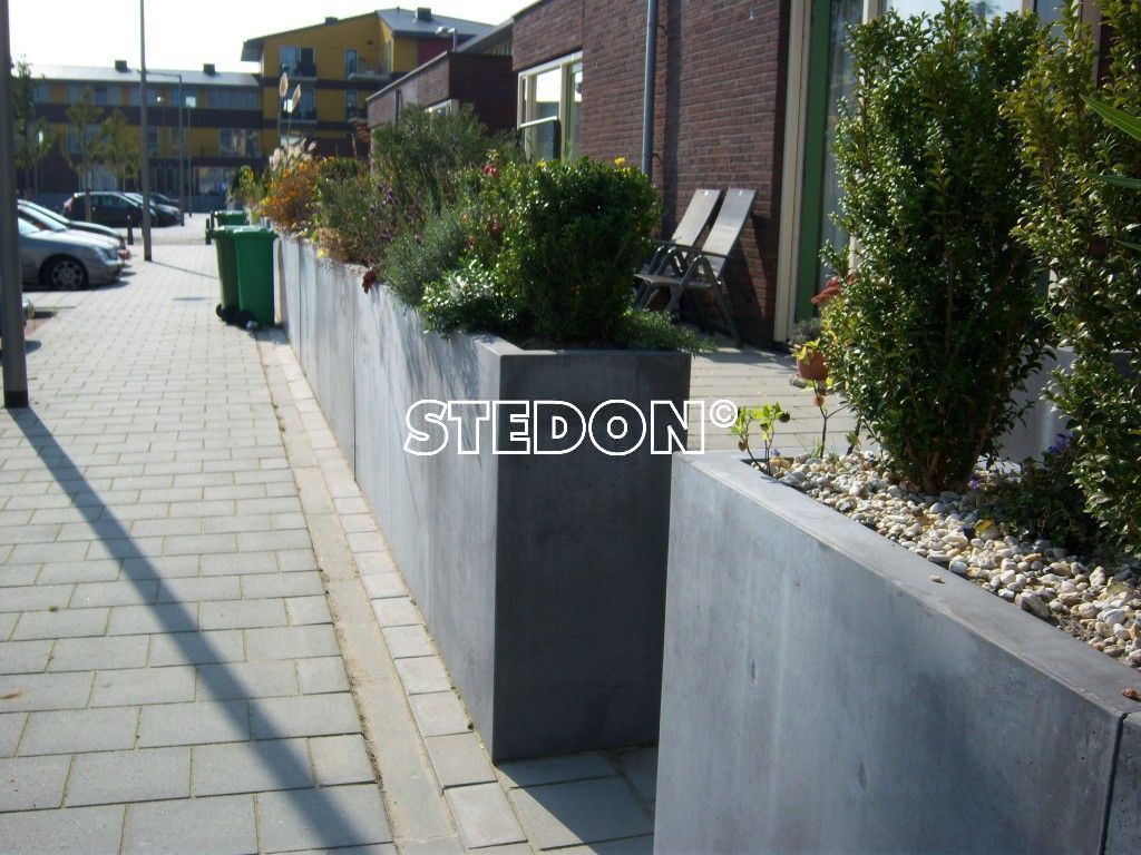Bloembakken beton straatmeubilair