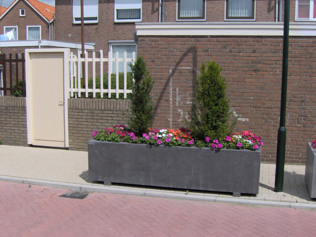 Bloembak, bloembakken, plantenbak, plantenbakken, plantenbak openbare ruimte, bloembak openbare ruimte