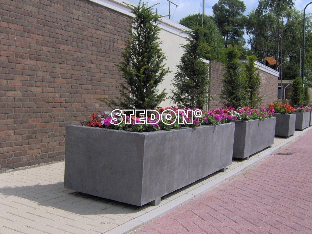 Bloembakken beton straatmeubilair