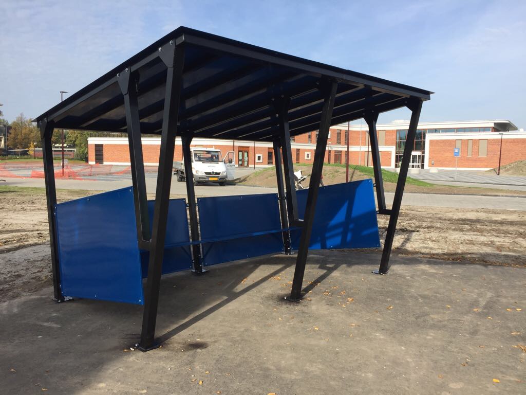 Ontmoetingsplek, ontmoetingsplekken, jongen ontmoetingspek, hangplek, picknickset, picknickplaats, overkapping openbare ruimte,