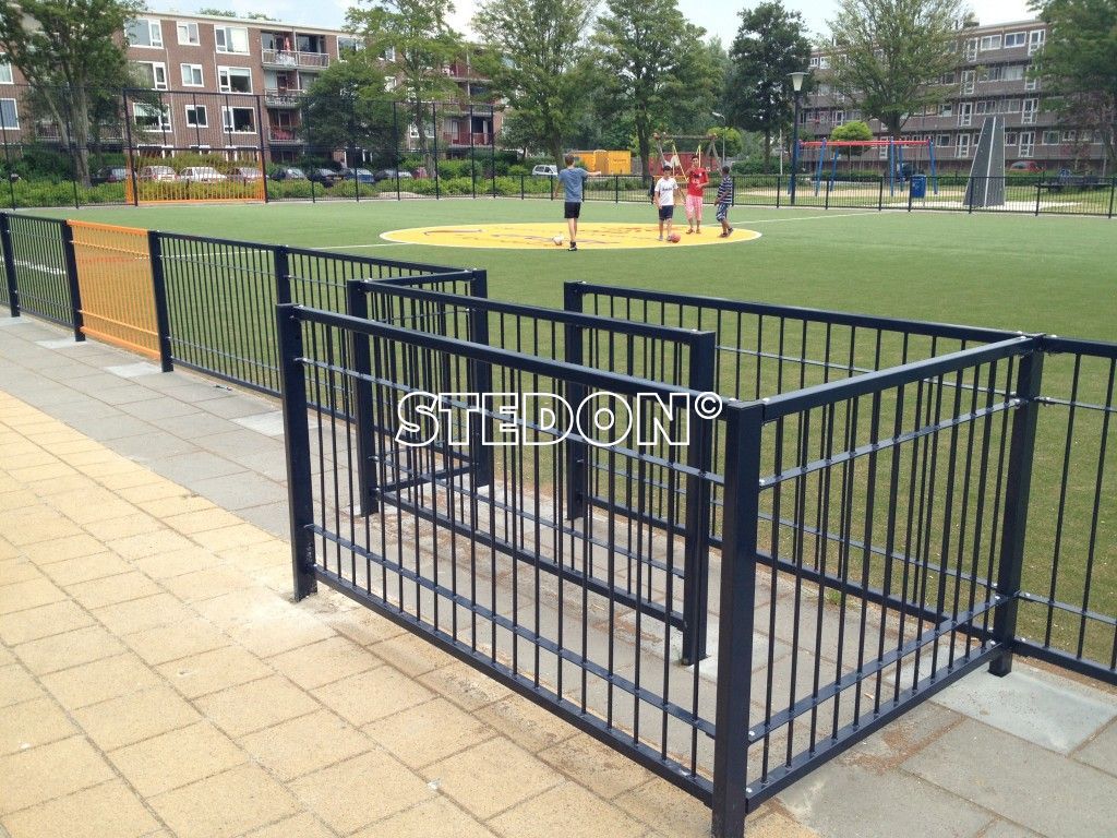 hekwerk straatmeubiliar crijff court