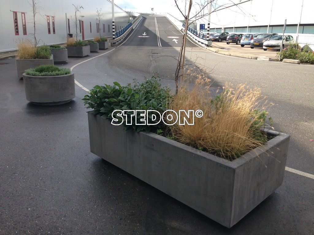 Bloembakken beton straatmeubilair
