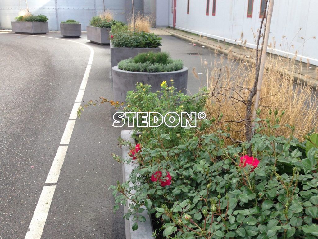 Bloembakken beton straatmeubilair