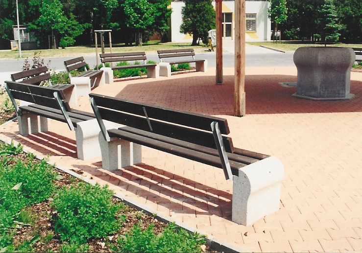 banken en picknicksets straatmeubilair