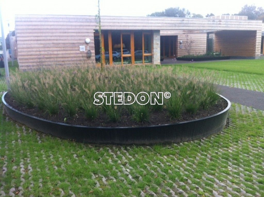 Bloembakken metaal straatmeubilair