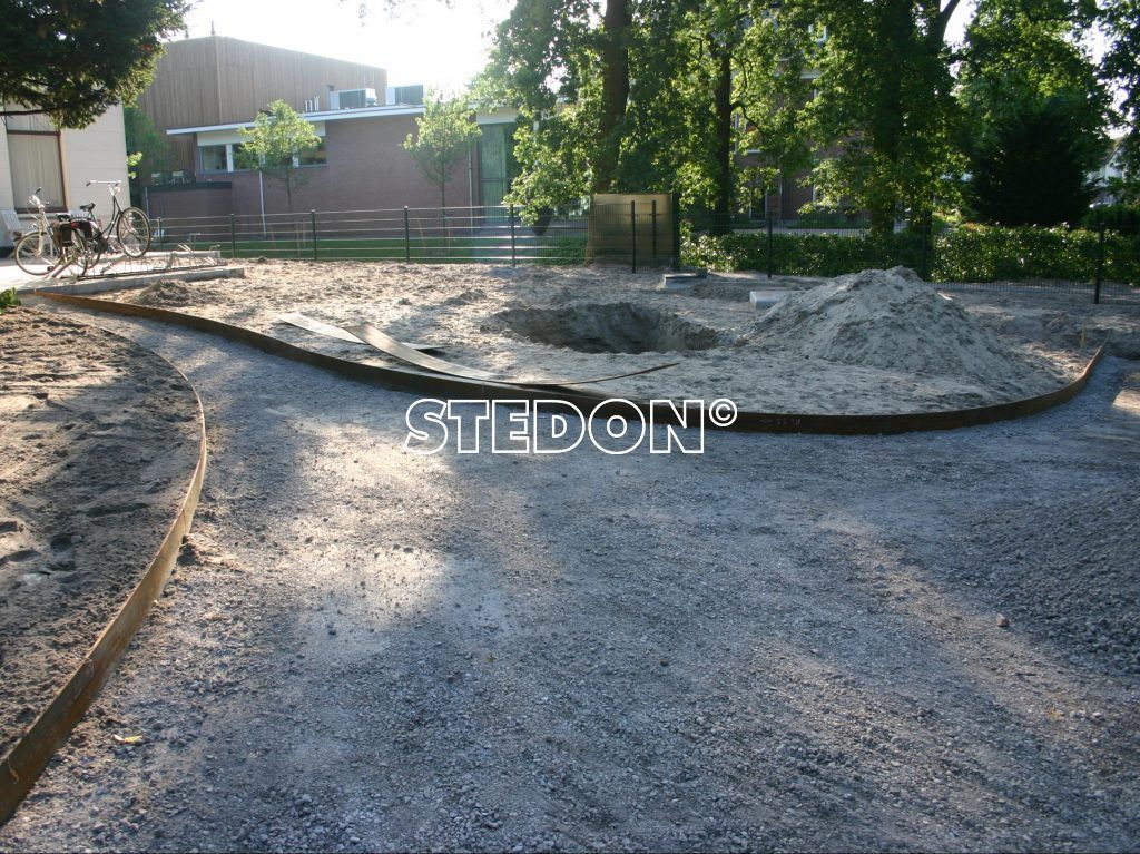 op maat cortenstaal borderrand openbare ruimte