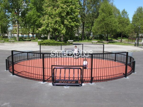 Pannakooi voor elk budget, Pannakooi rond, Pannakooi Verzinkt, pannakooi corten, Pannakooi, pannakooien, pannaveld, pannavelden, sportkooi, sportkooien, voetbalkooi, voetbalkooien, pannakooi openbare ruimte