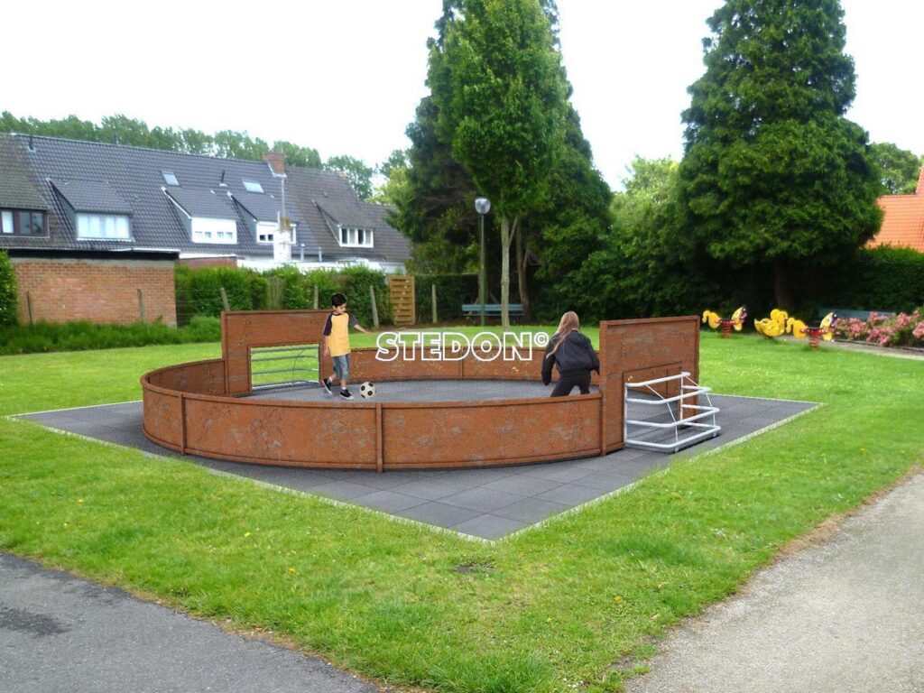 Pannakooi voor elk budget, Pannakooi rond, Pannakooi Verzinkt, pannakooi corten, Pannakooi, pannakooien, pannaveld, pannavelden, sportkooi, sportkooien, voetbalkooi, voetbalkooien, pannakooi openbare ruimte