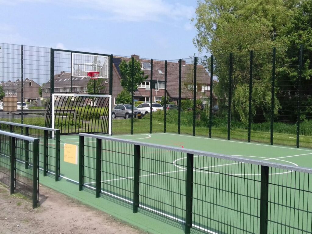 sportkooi, sportkooien, sportarena, sportarena's, sportveld, sportvelden, voetbalkooi, voetbalkooien