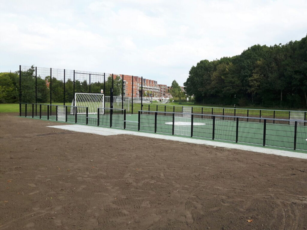 sportkooi, sportkooien, sportarena, sportarena's, sportveld, sportvelden, voetbalkooi, voetbalkooien