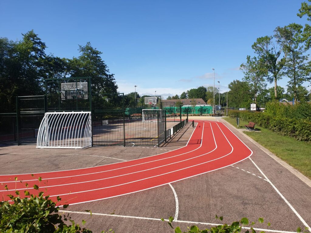 sportkooi, sportkooien, sportarena, sportarena's, sportveld, sportvelden, voetbalkooi, voetbalkooien