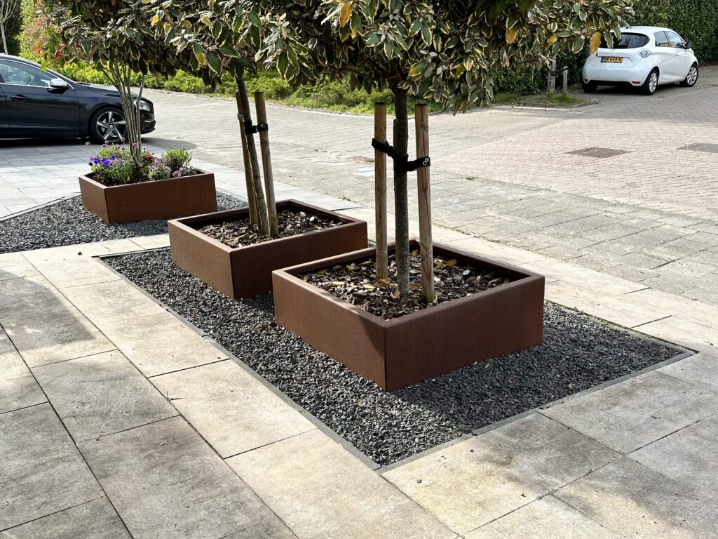 openbare ruimte cortenstaal bloembak op maat