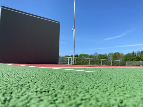 Sportvloer, sportvloeren, buiten sportvloer, waterdoorlatende sportvloer, drainbeton, drainbeton sportvloer