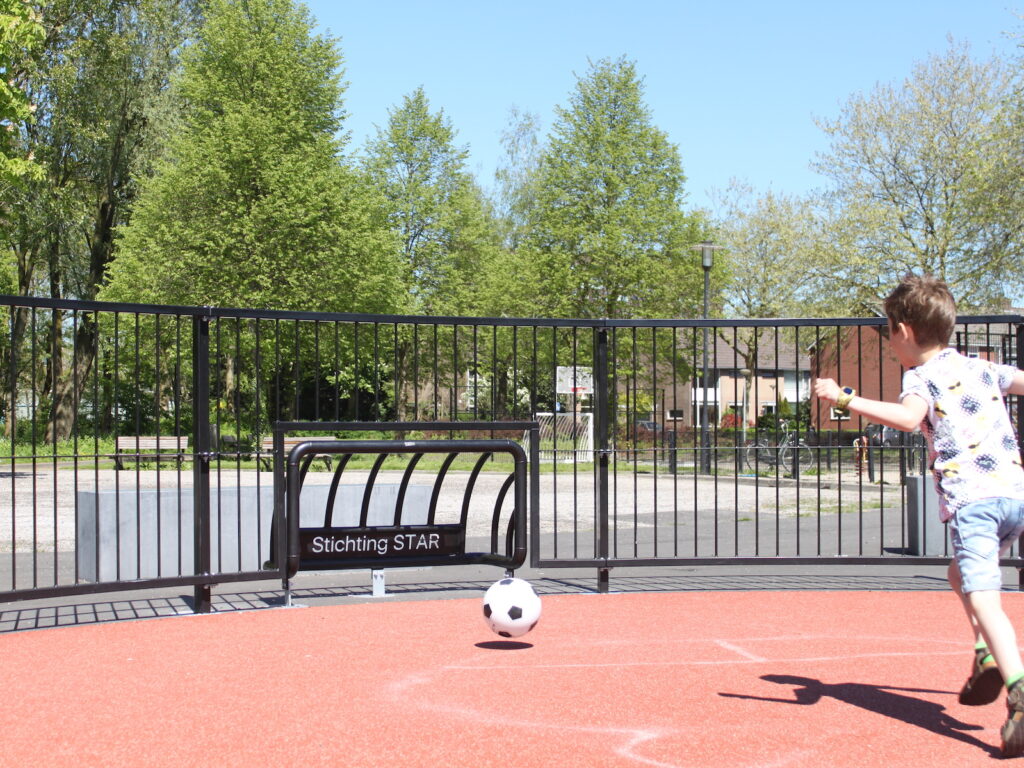 Pannakooi voor elk budget, Pannakooi rond, Pannakooi, pannakooien, pannaveld, pannavelden, sportkooi, sportkooien, voetbalkooi, voetbalkooien, pannakooi openbare ruimte