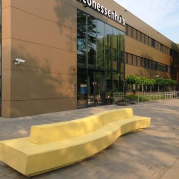 Betonnen bank, betonnen zitelementen, bank van beton,