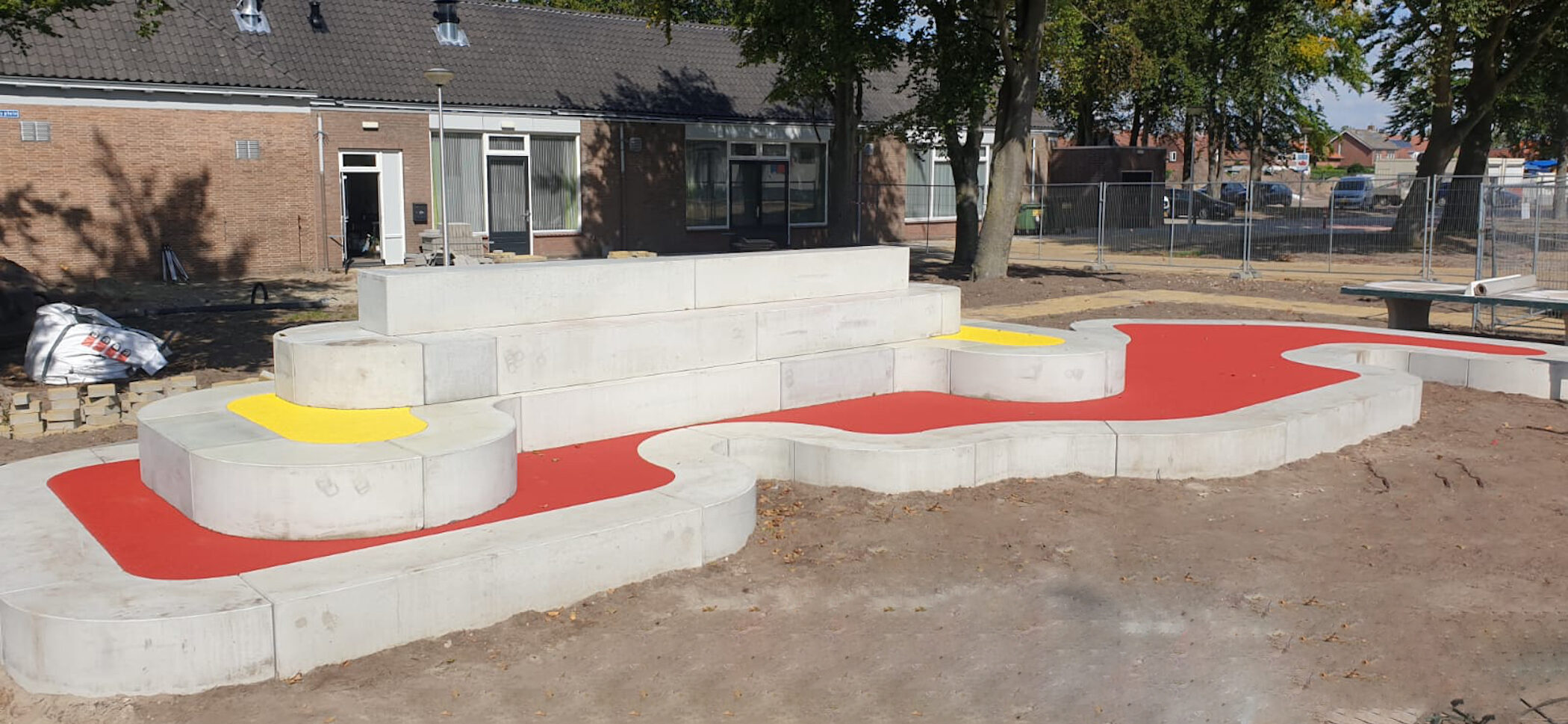 Straatmeubilair, oplossing op maat, maatwerk voor in de openbare ruimte, betonproducten