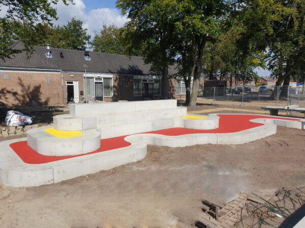 Straatmeubilair, oplossing op maat, maatwerk voor in de openbare ruimte, betonproducten