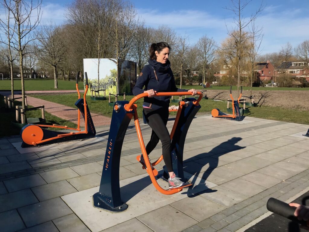 outdoor fitness toestellen walker hufterproof