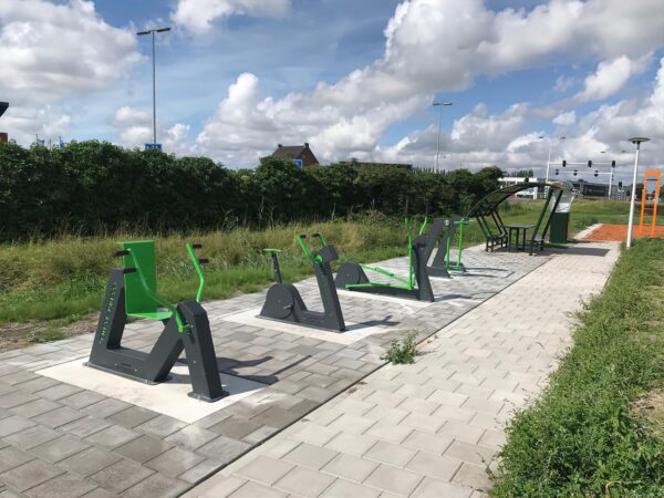 Buiten fitnesstoestellen, Hydraulisch weerstandsysteem, bootcamp, outdoor fitness, buiten fitness, vandalismebestendig buiten fitnesstoestellen