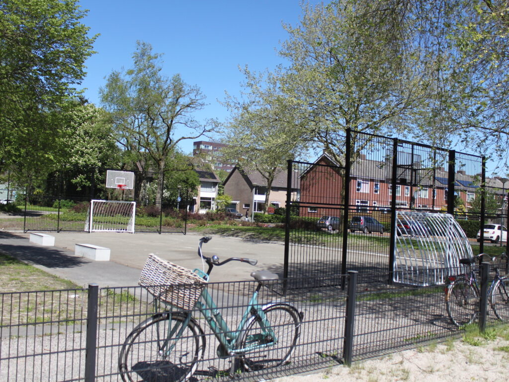 Sportkooi, ballenwand, ballenvanger, sportveld, voetbalwand