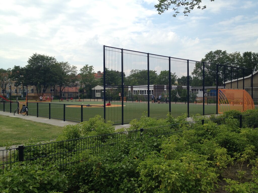 sportkooi, sportkooien, sportarena, sportarena's, sportveld, sportvelden, voetbalkooi, voetbalkooien