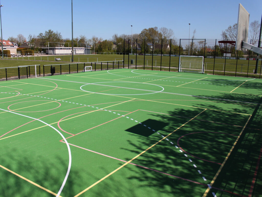 sportkooi, sportkooien, sportarena, sportarena's, sportveld, sportvelden, voetbalkooi, voetbalkooien