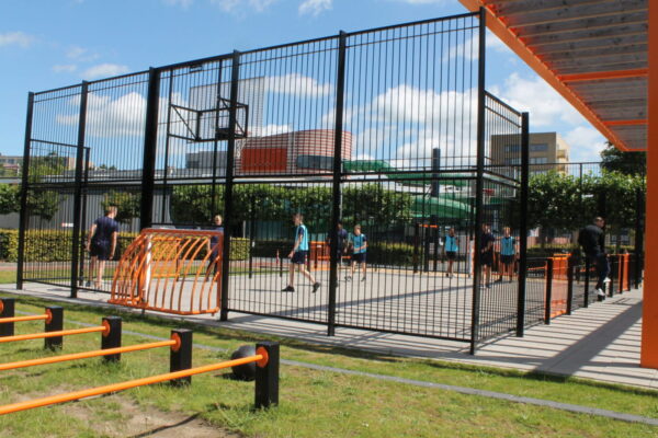 sportkooi, sportkooien, sportarena, sportarena's, sportveld, sportvelden, voetbalkooi, voetbalkooien