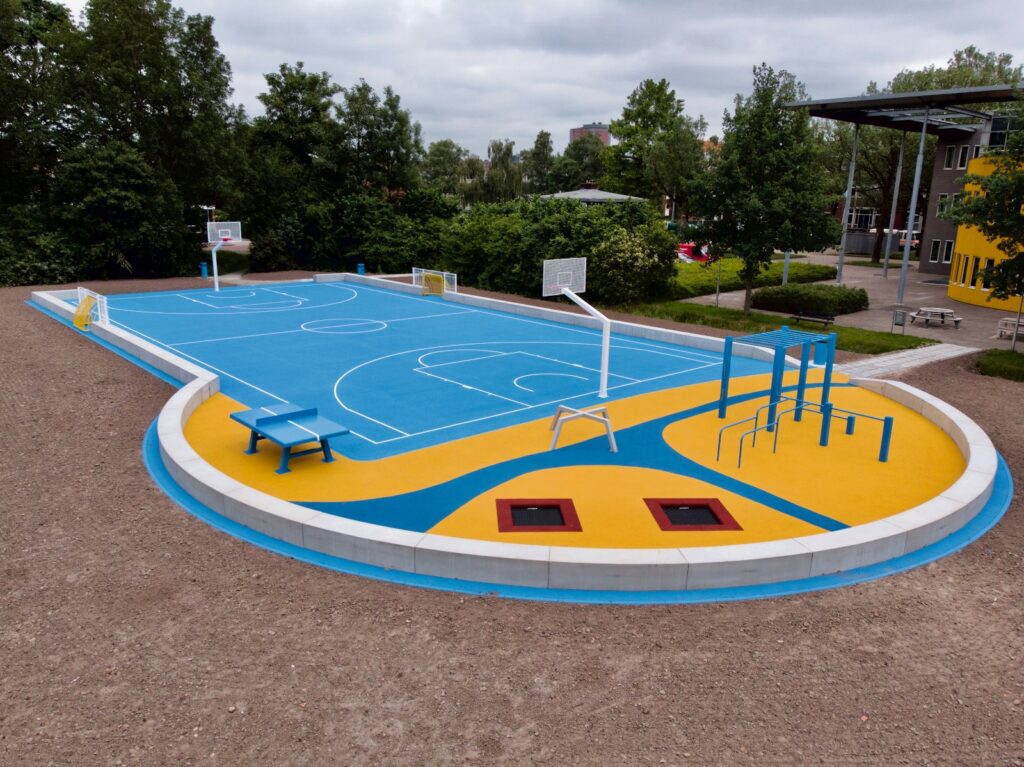 sportkooi, sportkooien, sportarena, sportarena's, sportveld, sportvelden, voetbalkooi, voetbalkooien