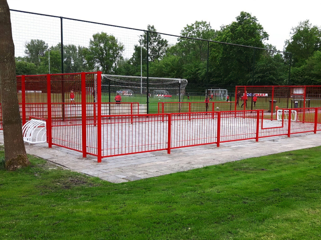 Pannakooi voor elk budget, Pannakooi rond, Pannakooi DSM, Pannakooi, pannakooien, pannaveld, pannavelden, sportkooi, sportkooien, voetbalkooi, voetbalkooien, pannakooi openbare ruimte