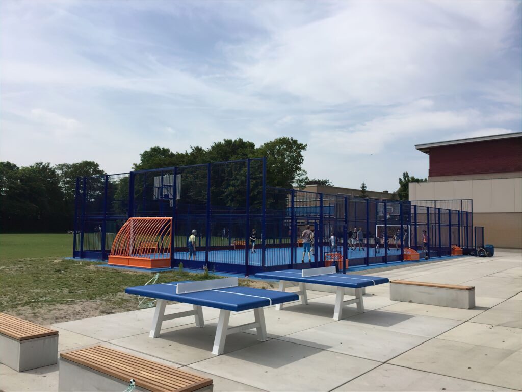 sportkooi, sportkooien, sportarena, sportarena's, sportveld, sportvelden, voetbalkooi, voetbalkooien