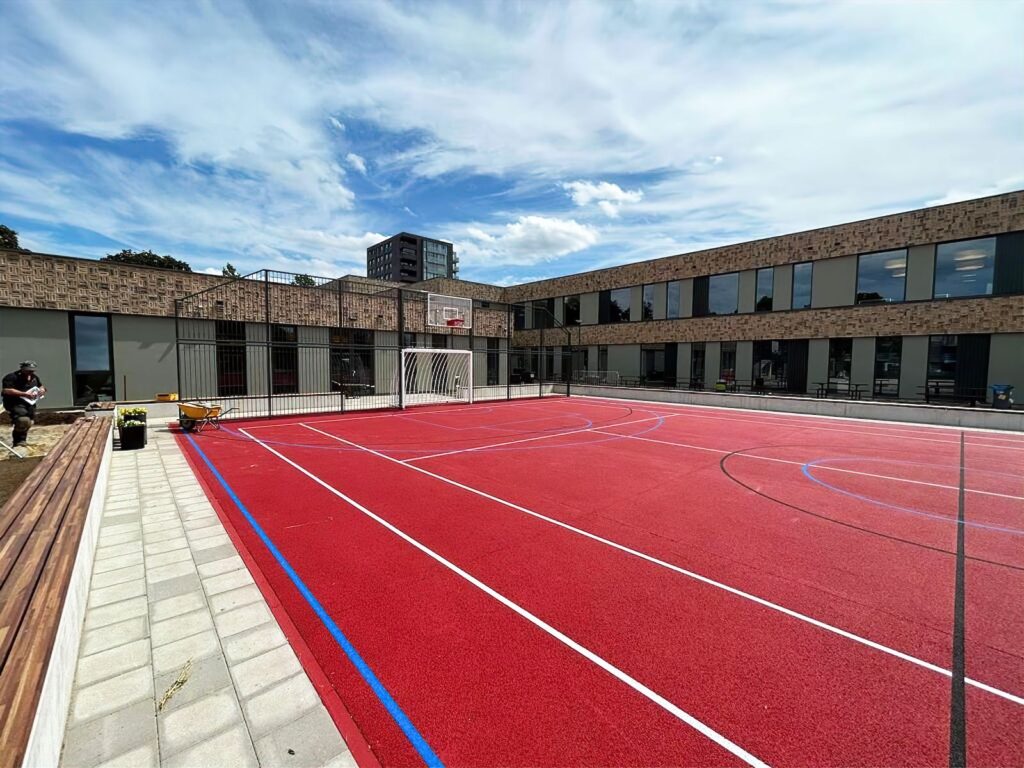 Sportkooi, ballenwand, ballenvanger, sportveld, voetbalwand