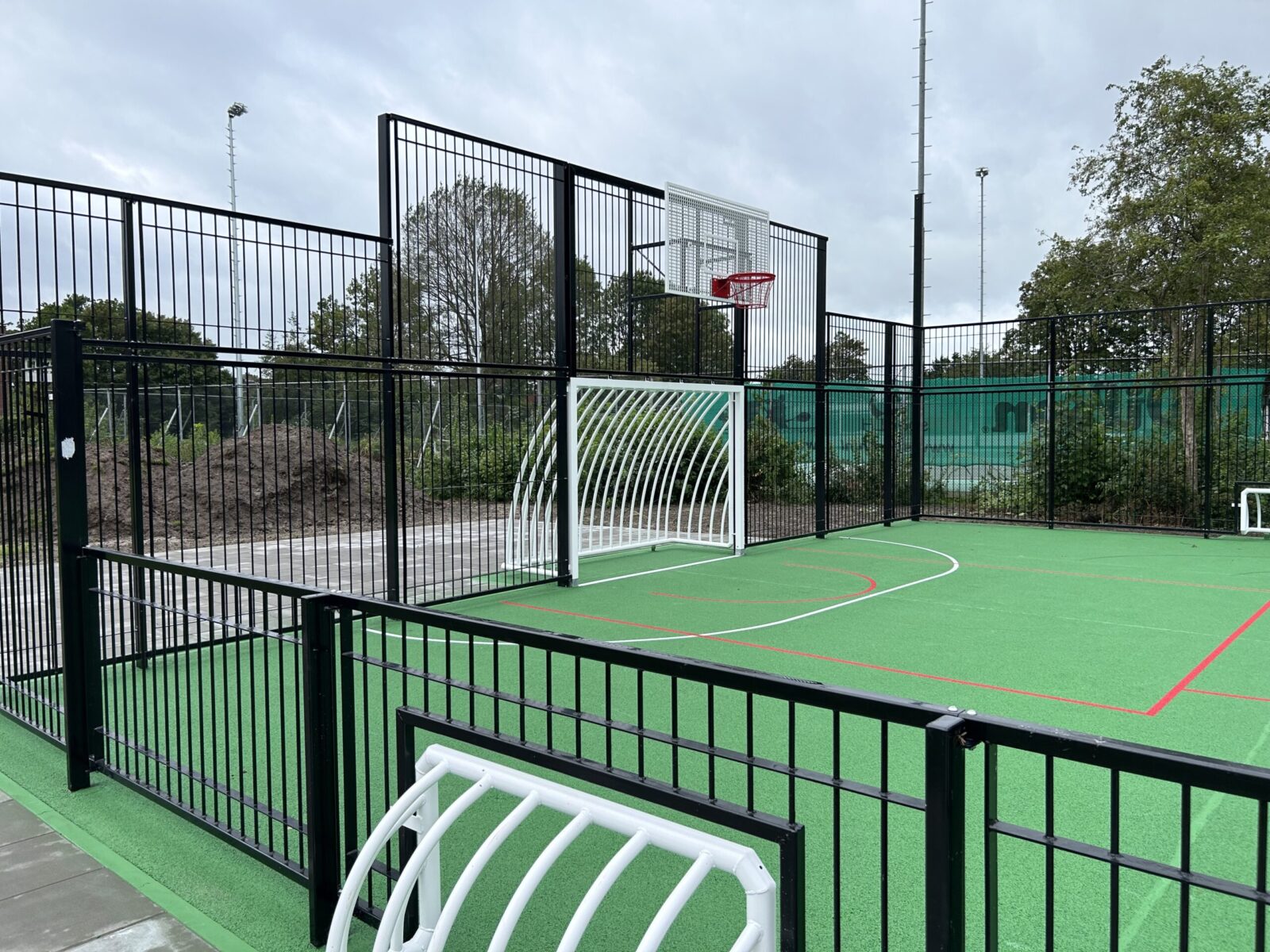 Combinatie doel, combinatie doelen, combi-doel, combi doelen, combineer voetbal en basketbal, multi sport doel, voetbaldoel