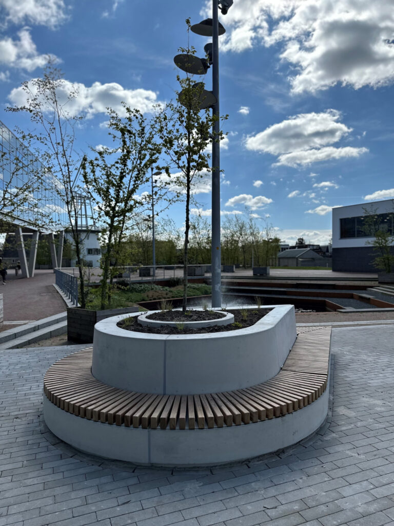 bloembak beton op maat, boombak, bloembak met zitting